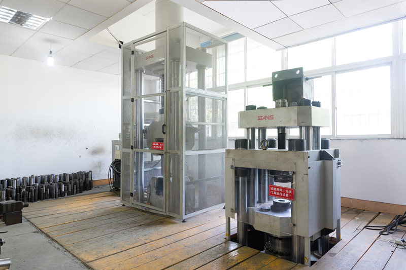 200டன்-எலக்ட்ரோ-சர்வோ-டெஸ்டிங்-மெஷின்